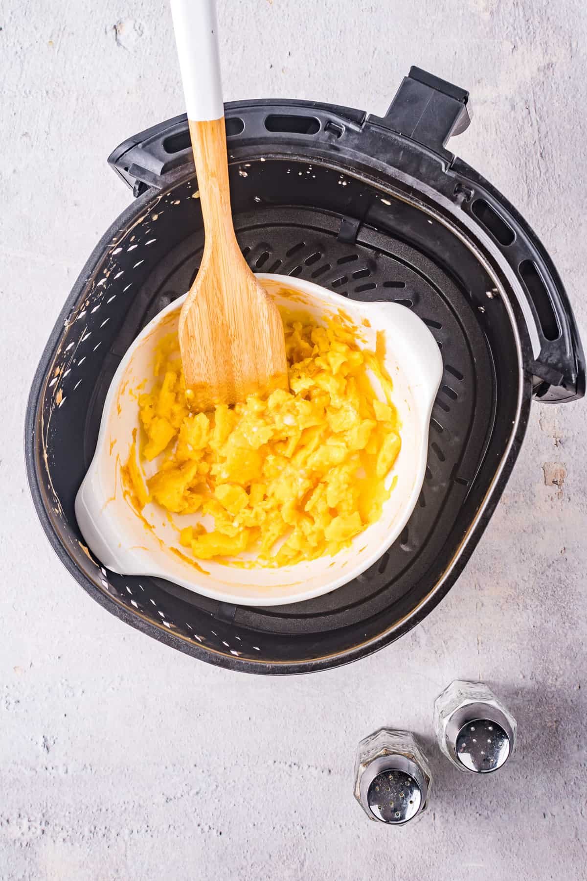 Ovos cozidos na air fryer.