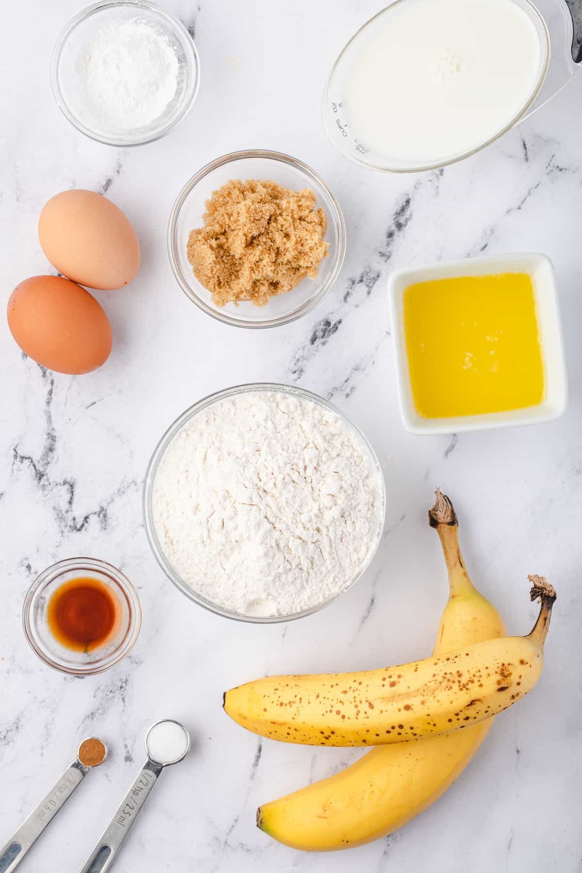 Ingredientes necessários para a receita, incluindo bananas.