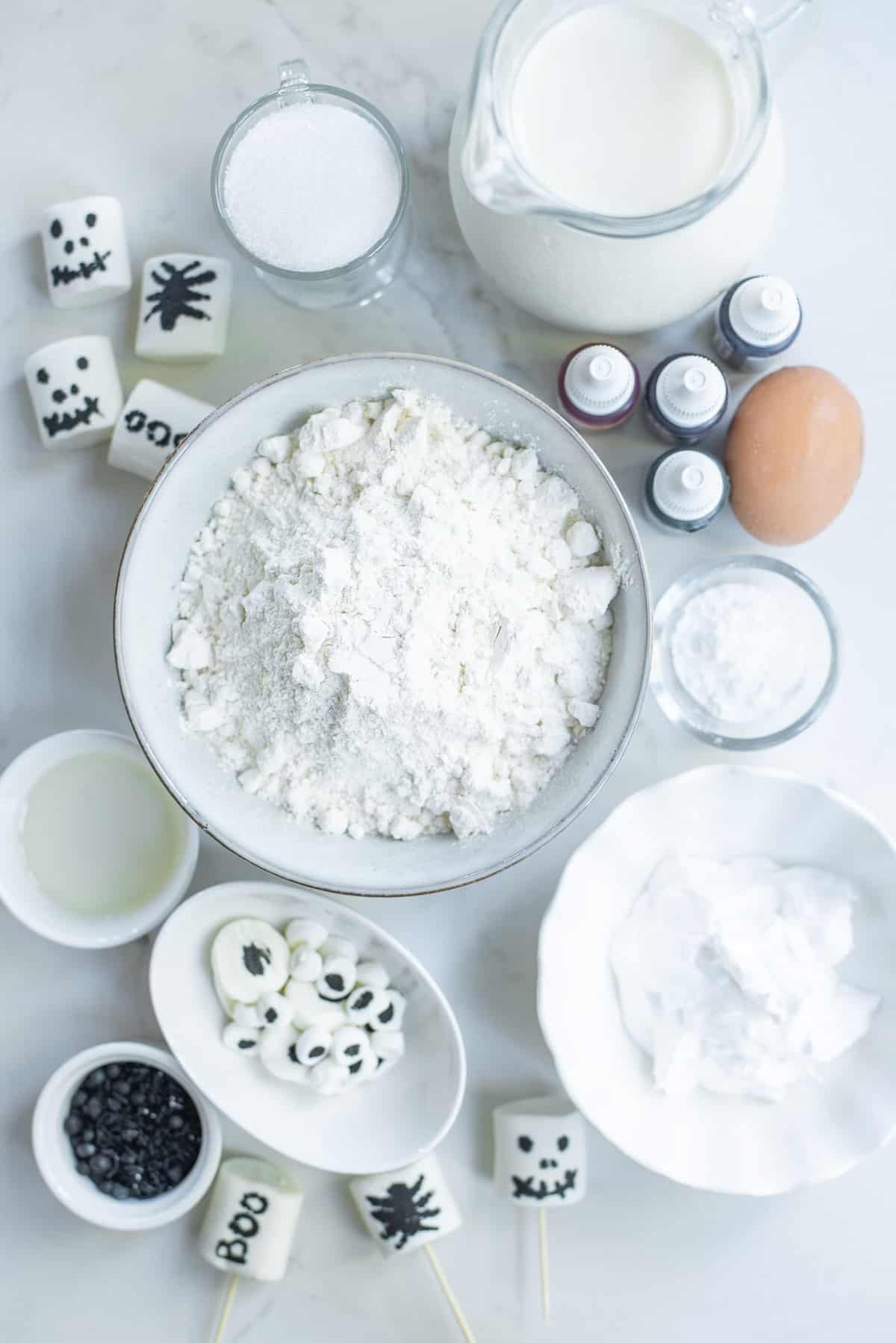 Visão aérea dos ingredientes necessários para a receita.