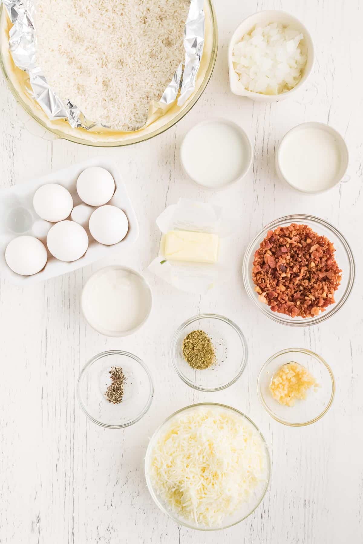 Visão aérea dos ingredientes necessários para a receita.