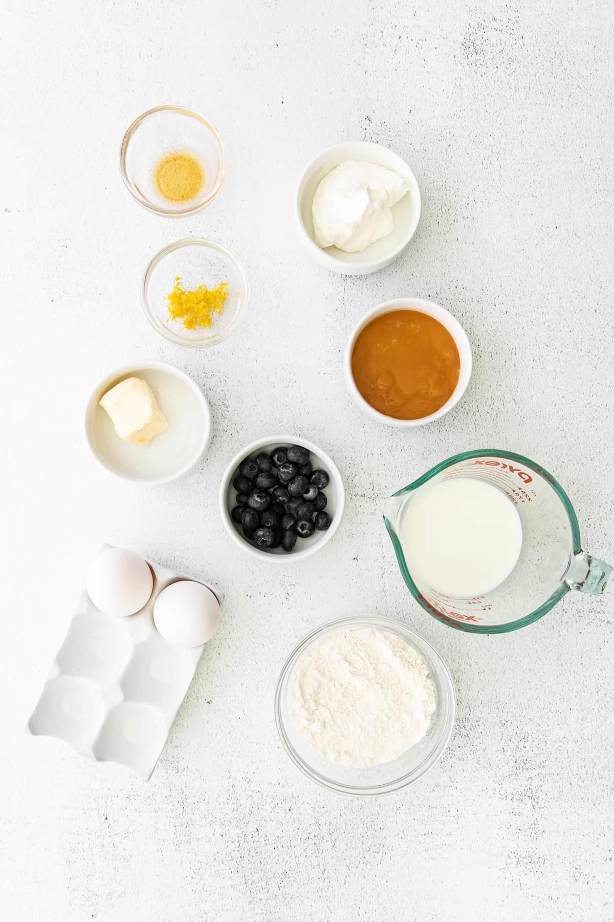 Vista aérea dos ingredientes necessários para a receita.